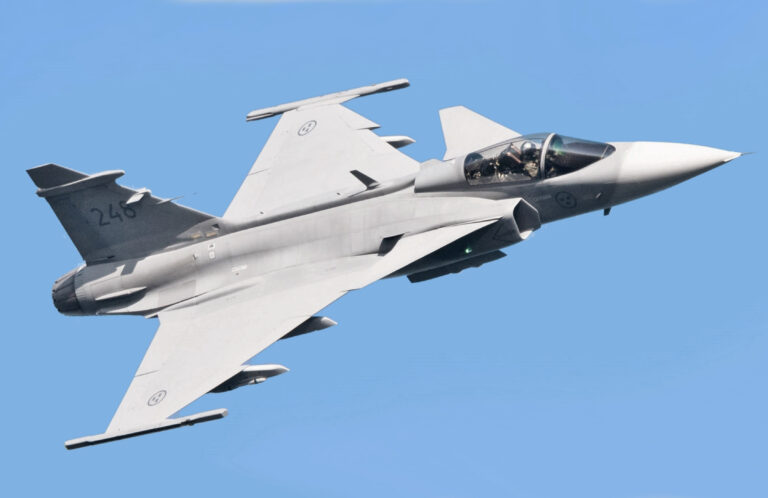 JAS-39 Gripen Rejected? U.S. May Force Canada Into F-35 Deal with No Way Out JAS-39 Gripen Rejected? U.S. May Force Canada Into F-35 Deal with No Way Out