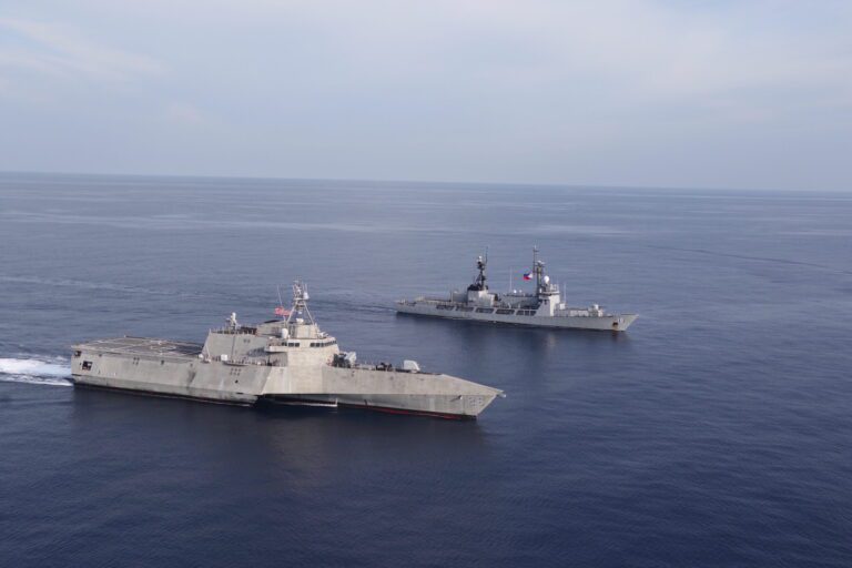 U.S. and Philippine Navies Join Forces in South China Sea U.S. and Philippine Navies Join Forces in South China Sea