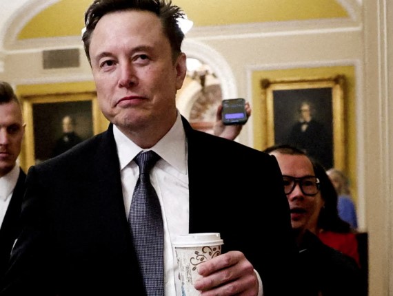 Musk: “It’s establishment versus the people”