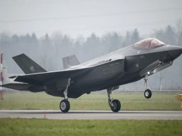 Mass petition in Switzerland denounces costly F-35 jet purchase