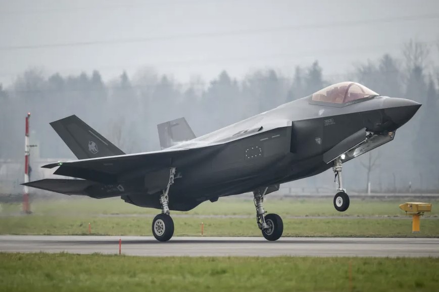 Mass petition in Switzerland denounces costly F-35 jet purchase