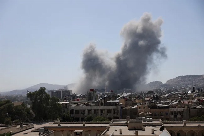 🚨Israel unleashes wave of strikes on Syria as Druse crisis spins out of control 🚨Israel unleashes wave of strikes on Syria as Druse crisis spins out of control