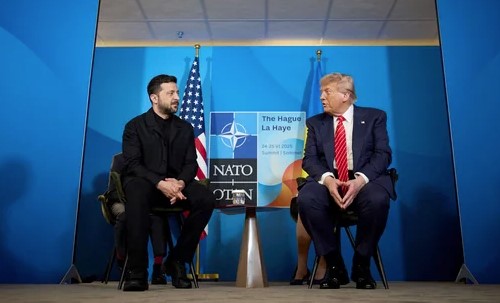 Massive Drone Attack on Kyiv Prompts Emergency Talks Between Trump and Zelenskiy