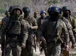 Russia amasses 100000 troops near Pokrovsk as Ukraine warns of possible invade
