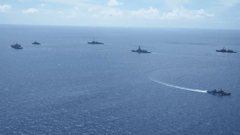 🔥 Philippines, Australia, and Canada send warships into South China Sea just days after Chinese vessel crash