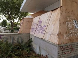 Portland moves to enforce land use rules at ICE building after records show repeated detentions