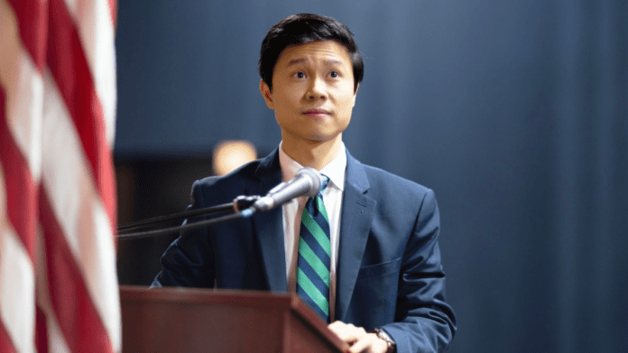 Deftechtimes Illinois lawmaker Hoan Huynh says ICE agents pointed gun at him during Chicago raids