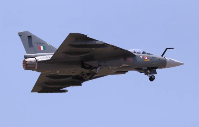 Russian Defense Ministry confirms MiG-31 crash with both pilots ejecting safely in Lipetsk