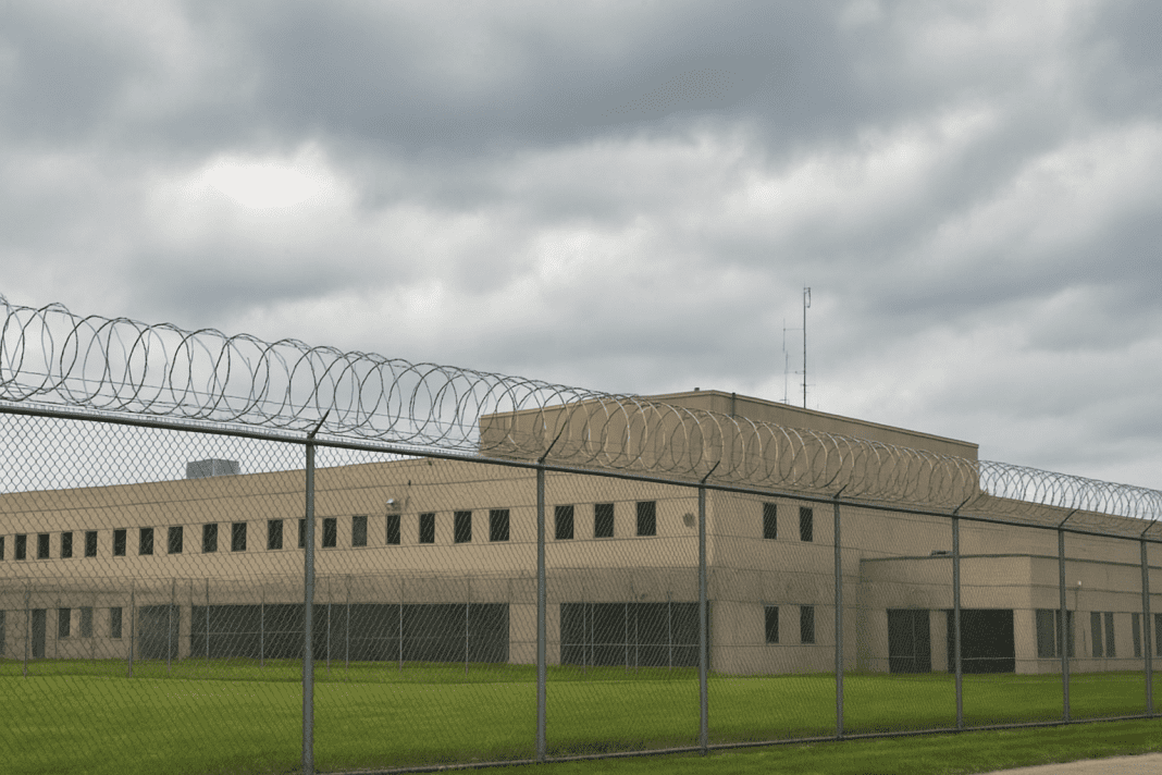 Chicago faith leaders back protest as ICE moves to curb detentions at Broadview Immigration Center