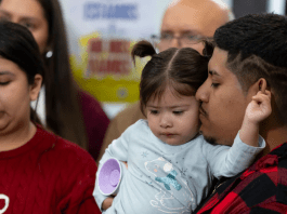 DHS disputes claims that ICE pepper-sprayed father and toddler in Cicero parking lot