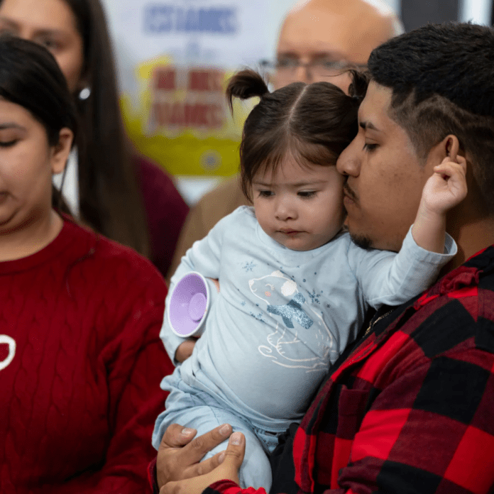 Pepper-Spray DHS disputes claims that ICE pepper-sprayed father and toddler in Cicero parking lot
