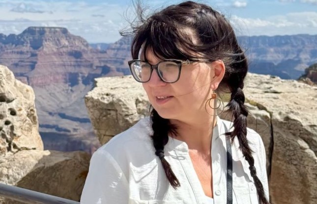 ICE opens review into detention of Ukrainian refugee after green card interview dispute