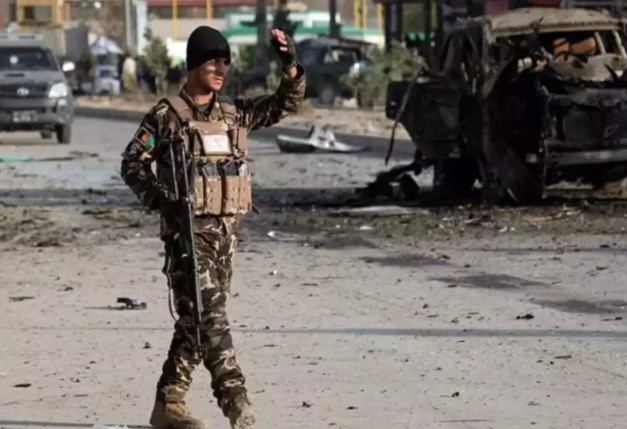 Spin Boldak turns into a war zone as artillery and mortars rain down in midnight Pakistan–Taliban clash