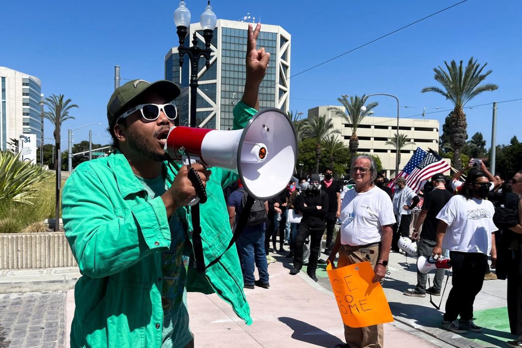 LAPD confirms federal agent injured during anti-ICE student protest as downtown LA traffic is blocked