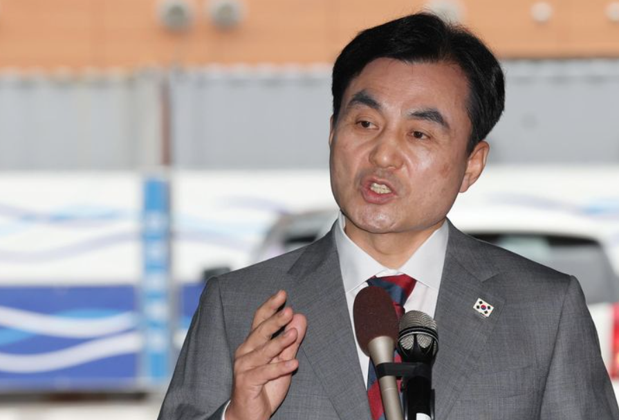 Ahn Gyu-back discusses plans for South Korea’s nuclear-powered submarines with U.S. senators